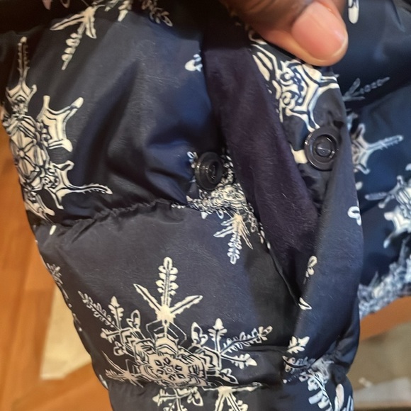 Hyper Dry water Resistant Down by Lands’End Snowflake Sleeveless Vest Jacket - Picture 9 of 13